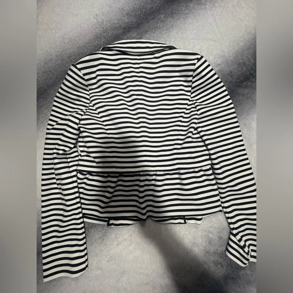 Elle small stains